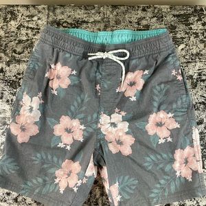 Men's Goodfellow & Co swim trunks, small